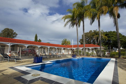 Tuncurry Beach Motel - QLD Tourism 0