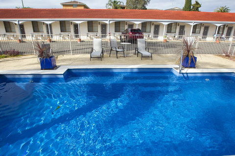 Tuncurry Beach Motel - QLD Tourism 2