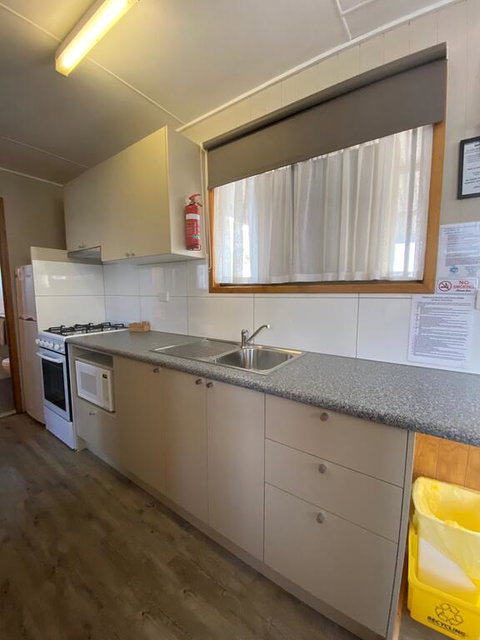 Twin Dolphins Holiday Park - QLD Tourism 3