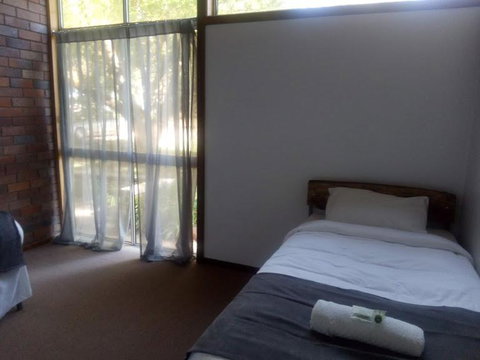Twinkle Tree's Cottage - QLD Tourism 1