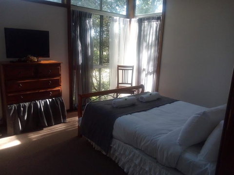 Twinkle Tree's Cottage - QLD Tourism 2