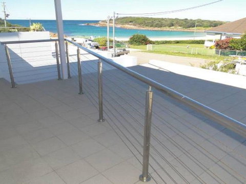 Ultimate Beach House' 19a Graham Street - Views , Peace & Quiet - QLD Tourism 3