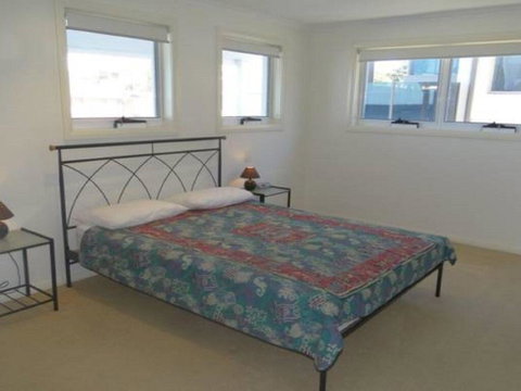 Ultimate Beach House' 19a Graham Street - Views , Peace & Quiet - QLD Tourism 1