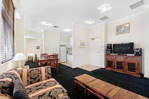 ULTIQA Rothbury Hotel - Queensland Tourism 3