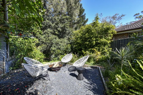UMINA BEACH KOKOMO- Walk To The Beach, FAMILY And PET FRIENDLY Set Of 3 Vintage Original Holiday Flats & Vintage Caravan And Bat - QLD Tourism 3