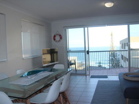 Unit 5 Sanctuary Shores, Kings Beach - Free Wifi! - QLD Tourism 1
