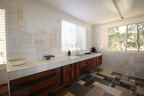 Up-cycle House Blackheath - QLD Tourism 3