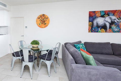 Urban Jungle! Executive Apartment In Heart Of CBD - Queensland Tourism 2