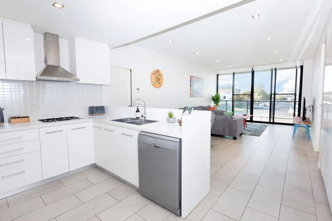 Urban Jungle! Executive Apartment In Heart Of CBD - Queensland Tourism 3