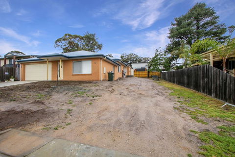 V & V Family Dream Away - Queensland Tourism 1