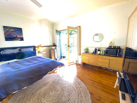 Valley Abode Large Studio Suite -private Ensuite - QLD Tourism 2