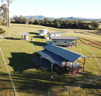 Valley Cabins By The Creek - QLD Tourism