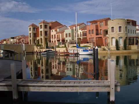 Venice At The Beach - Queensland Tourism 0