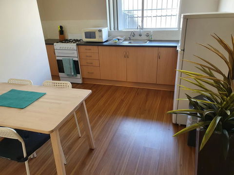 Value 2 Bed Villa Close To QEH + Airport + City + Beach - Queensland Tourism 3