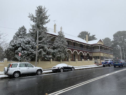 Victoria Albert Guest House Bar Cafe And Restaurant - QLD Tourism 0