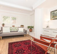 Vibrant Oversized Studio in Leafy Balgowlah - QLD Tourism