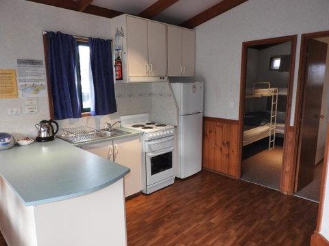 Victoria Lake Holiday Park - QLD Tourism 3