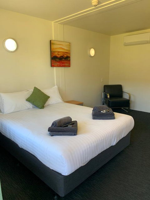 Victoria Village - QLD Tourism 3