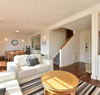 Villa Executive 2br Viti Resort Condo located within Cypress Lakes Resort nothing is more central - Queensland Tourism