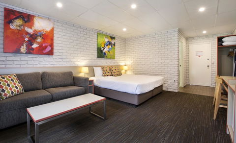 Villa Noosa Hotel - QLD Tourism 3