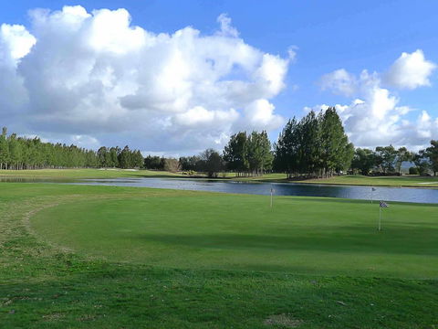 Villa On The Green - QLD Tourism 3