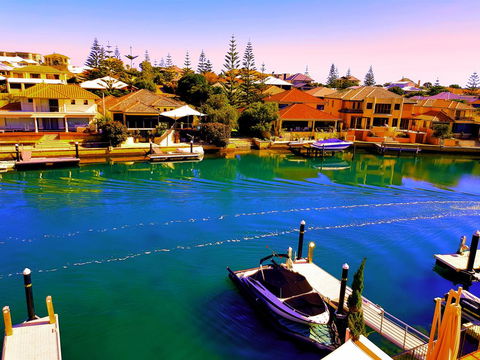 Villa Port Grimaud On Bouvard Island - Queensland Tourism 1