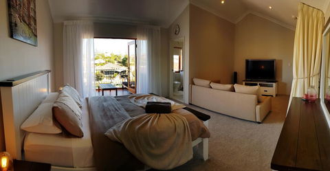 Villa Port Grimaud On Bouvard Island - Queensland Tourism 3
