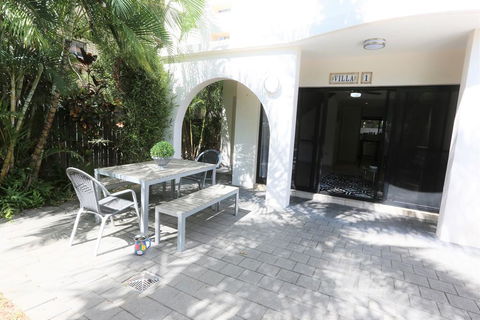 Villa Via Veneto - QLD Tourism 1