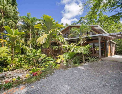 Villa Zena - Queensland Tourism 0