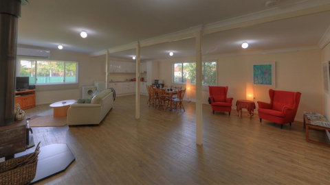 Village Stays Coldstream Gallery Bungalow - QLD Tourism 1