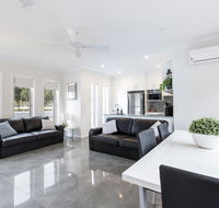 Wagga Apartments 1 - Queensland Tourism