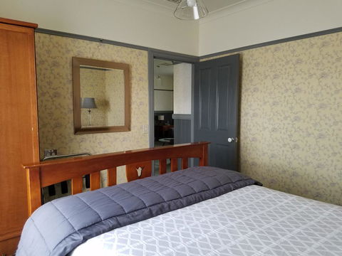 Wagga Wagga Country Cottages - Queensland Tourism 1