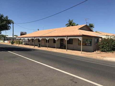 Wagon Wheel Motel - QLD Tourism 0