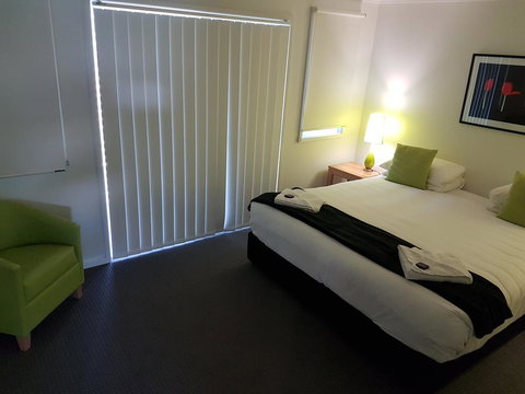 Wallsend Executive Apartments - QLD Tourism 1