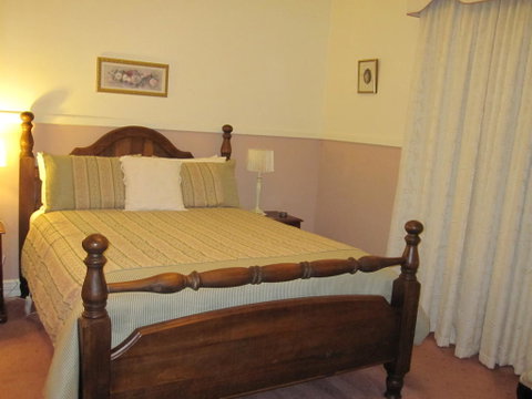Walton House Bed & Breakfast - QLD Tourism 2