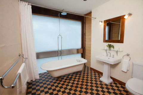 Wandin Valley Estate - Queensland Tourism 2