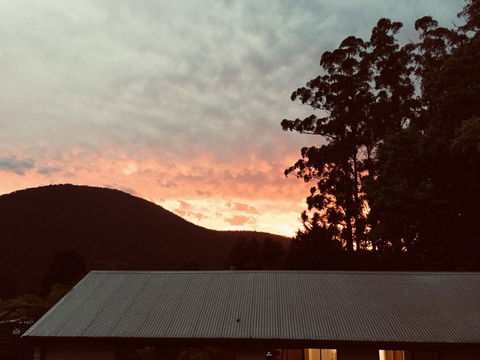 Warburton Holiday House - QLD Tourism 1