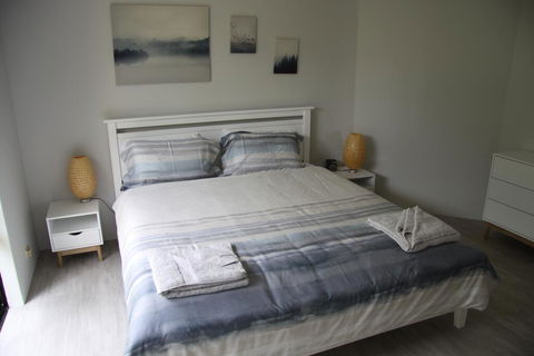 Warnbro Beach Family Accommodation - Queensland Tourism 0