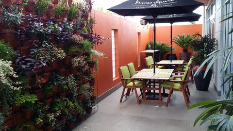 Warners Bay Hotel - Queensland Tourism 1