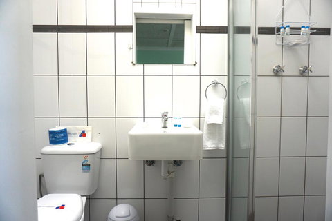 Warners Bay Hotel - Queensland Tourism 2