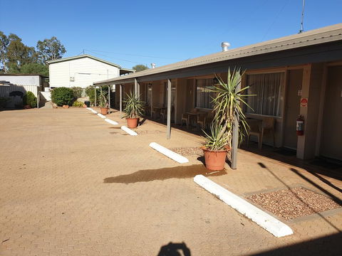 Warrego Motel - QLD Tourism 1