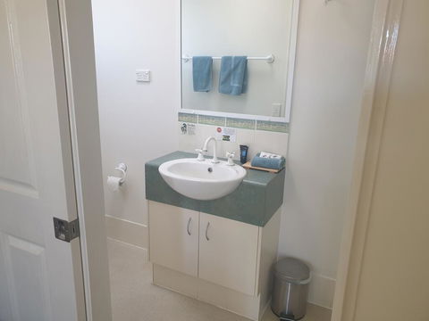 Warrego Motel - QLD Tourism 3