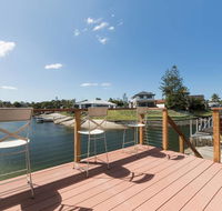Waterfront Retreat - Queensland Tourism