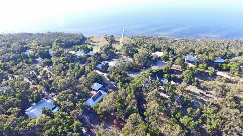 Waterfront Retreat At Wattle Point - QLD Tourism 0