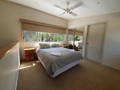 Waterfront Retreat At Wattle Point - QLD Tourism 3