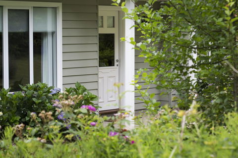 Amelina Cottages - Queensland Tourism 36