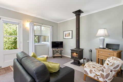 Amelina Cottages - Queensland Tourism 38