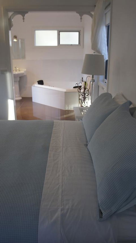 Amelina Cottages - Queensland Tourism 30