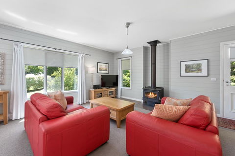 Amelina Cottages - Queensland Tourism 2