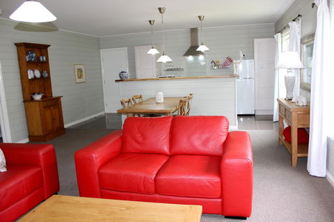 Amelina Cottages - Queensland Tourism 28